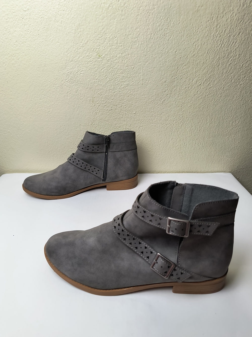 American Eagle By Payless Gray Buckle Ankle Booties - Vintage Y2K